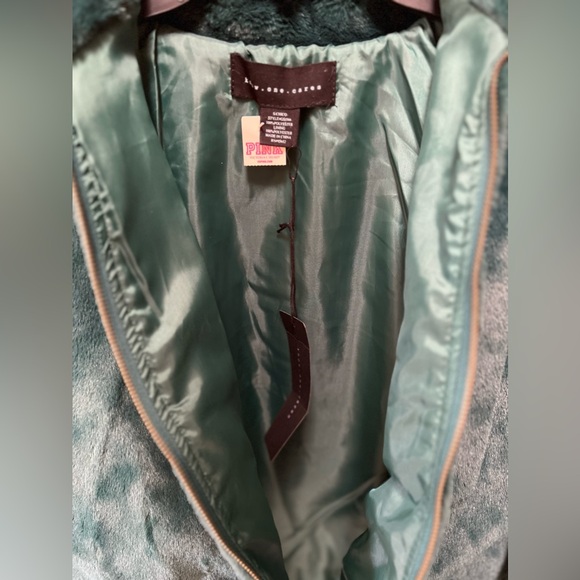 VS PINK Faux Fur Jacket - Picture 4 of 6